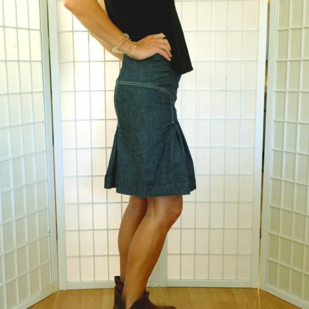 Retro Cowgirl Flirty Fitted & Flared Denim Skirt